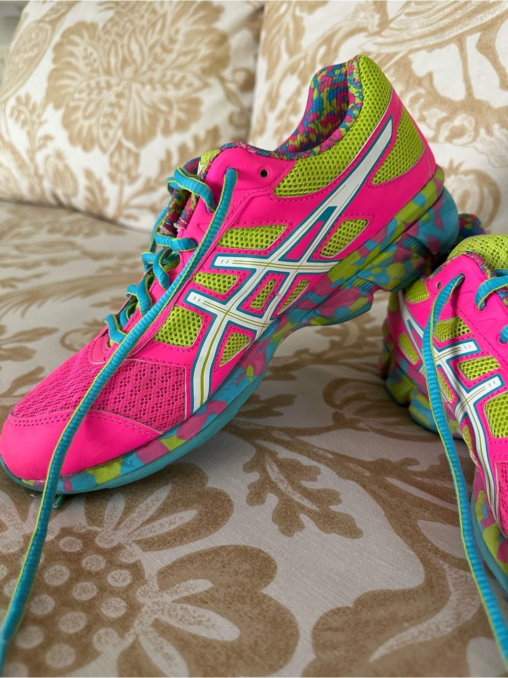 ASICS Gel Running Shoes - Picture 3 of 9